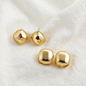 Gestüt Ohrringe 2024 Mode geometrisch für Frauen Goldfarbe Square Piercing Ohrstifte Edelstahlschmuck