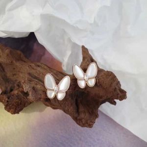 Original märke Van 925 Pure Silver Earrings White Fritillaria Butterfly Liu Shishi Samma stil