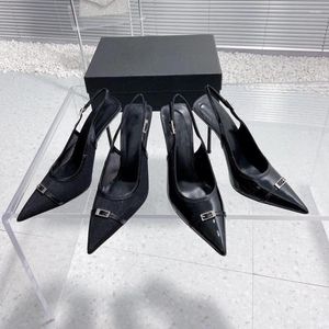 Sandaler casual designer kvinnor skor svart läder mesh strappy point toe stilett höga klackar slingback prom kväll