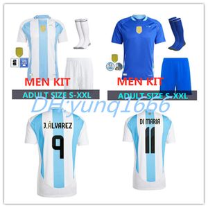 2024 Argentinas Soccer Jerseys Men Kit 24/25 Copa America 3 Stars 2025 National Team Cup Home Away Men Football Set och Socks Di Maria Lautaro J.Alvarez Kits