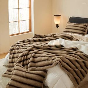 Blankets Double Layer Thickened Winter Blanket Faux Fur Plush Bed Plaid Super Soft Sofa Microfiber Bedspread On The