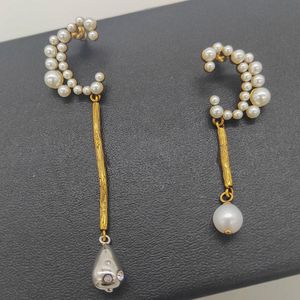 Individualiserad kall vind halvmåne örhängen naturlig barock pärldroppe hänge vintage lång asymmetrisk örhänge smyckespresent