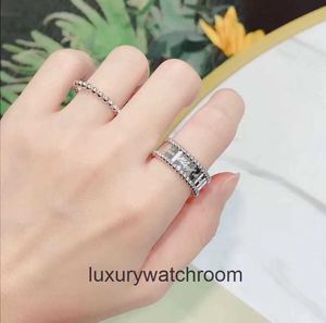 High End jewelry rings for vancleff womens S925 Sterling Silver Pearl Letter Bead Edge Stacked Silver Plated Gold Fashion Couple Ring Original 1:1 With Real Logo