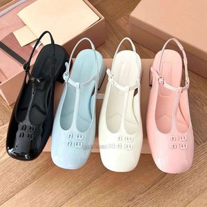 Miui damskie balet balet buty łodzi designerski marka Flat Bottom Mary Jane wygodne skórzane buty czarno-białe różowe brązowe swobodne na zewnątrz 35-40