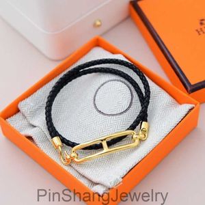 Classic European and American Designer Bracelet Fashion Pig Nose Woven Leather Rope Two Loop Bracelet Punk Double Layer Bracelet Necklace Couple Choker Short Chain