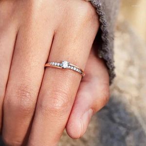 Alyanslar Caoshi Kadınlar İçin İnce İki Ton Şık Çok Yahudi Parlak Zirkonya Parmak Mücevher Moda Lady Engagement Band Aksesuarları