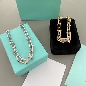 Halsband märkesdesigner halsband lyxiga smycken halsband fast färg bokstav design halsband högre kvalitet diamant smycken julklapp 2 färger mycket trevligt