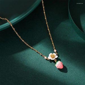 Kedjor Strawberry Necklace Halsben Kedja Choker Pink Short Emalj Vita blommor Handgjorda koreanska stil
