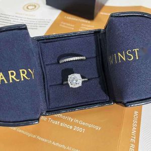 Harry W Designer Luxury Fashion Women Original Kvalitetskluster Ringar Designer Ring Harry W Luxury Top Closed Door Square Diamond Clash Alloy