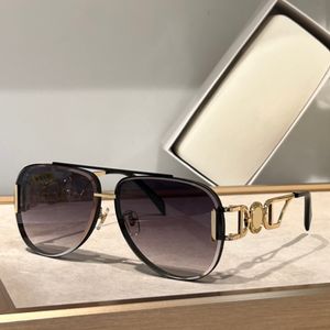 Popüler Güneş Gözlüğü Erkekler Kadınlar Klasik 4706 Moda Tasarımcıları Retro Eyewear Açık Plaj Tarzı Gözlükleri UV400 Anti-ultraviyole metal oval tam çerçeve rastgele kutu