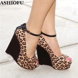 Kleidungsschuhe Ashiofu handgefertigte Ankunft Damen Wadge Ferse Pumps Leopard Party Peep-Toe Patchwork Sexy Club Abend Platz