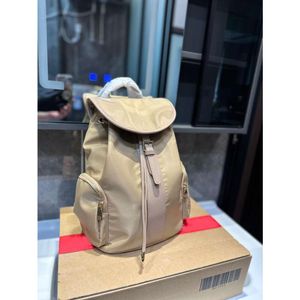 Bakcpack dla kobiet najnowsze 2024 Moda nylonowa nylonowa plandeka na swobodne zamek błyskawiczne plecak torby podróżne P2336
