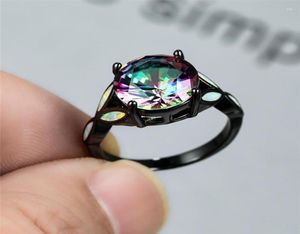 Alyanslar Vintage Moda Siyah Altın Nişan Yüzüğü Büyük Yuvarlak Gökkuşağı Zirkon Beyaz Ateş Opal Taş Kadınlar için Jewelry8106037