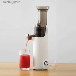 Juicers 120W Electric Slow Juicer Hushåll Kyltrycksutdragare Slag Juice Orange Selleri Juicer Rest Juice Separation Fruit Juicers Y240418