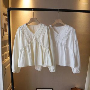 البلوزات النسائية 2024 أوائل الربيع الكورية على الطراز الخامس ، القميص الصلب متعدد الاستخدامات ، قميص طويل الأكمام