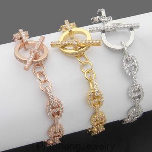 Lettera di moda in acciaio inossidabile Naso per maiale Diamante Full Diamuda Bracciale d'argento in oro rosa per donna