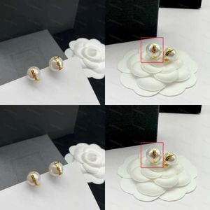 2022 New Women Ear Studs Designer Jewelry Womens Earrings Letters Pearl Earing Boucle Hoops Accessories for Party D228311F s rings ing