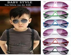 2017 Kids Sunglasses Baby Boys Girls Modna marka projektant okularów przeciwsłonecznych Kids Sun Glasses Beach Toys Uv400 Okulary przeciwsłoneczne Sun Glasse9677598