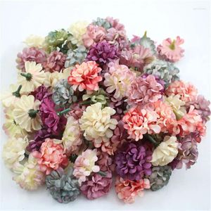 Fiori decorativi Decorazione per matrimoni 10pcs Simulazione del materiale ghirlanda fatto a mano fai -da -te Simulazione di idrangea Head European retro crisantemo Accessori