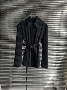 Camicette femminili camicie a strisce nera a metà lunghezza di moda alta cintura sottile abbigliamento a maniche lunghe 2024 estate