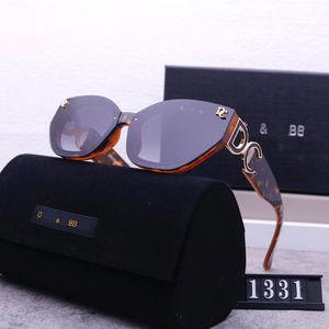 Óculos de sol Designer Óculos de sol Luxury Óculos de sol para mulheres letra UV400 Design Fashion Sunglasses de praia Bobagem de viagens Caixa de presentes 5 Cor 5 cor muito legal