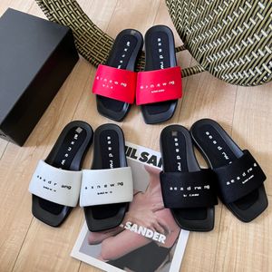 Summer Fashion Ladies Style Slippers Классический дизайн charm Leisure Home Room Slippers Вызеленные буквы Нейлон Верхний Высокий качественный