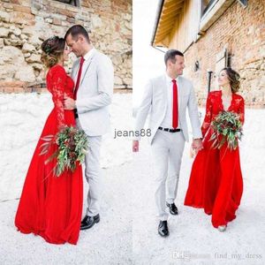 Estilo de campo vermelho uma linha vestidos de noiva v colunas longas de mangas compridas Apliques de piso Pregas vestidos de noiva vestidos de noiva vestidos de noiva