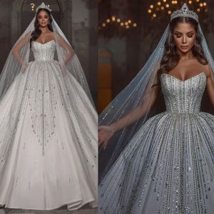 Luxurious Beading Ball Gown Wedding Dresses Strapless Sleeveless Bridal Gowns Glitter Crystal Robe De Mariee