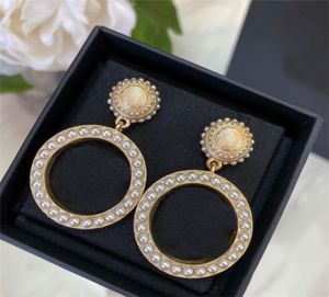Modemärke har frimärkesdesignerörhängen för Lady Women Party Wedding Lovers Gift Engagement Luxury Jewelry With Box8574878