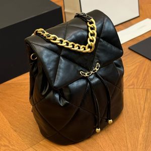 Deri elmas kadın lüks clamshell sırt çantası çift top fermuar dekoratif ayarlanabilir metal toka tek zincirli ziyafet çantası makyaj çantası tasarımcı çantası 21.26cm