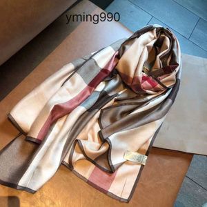 Lyxmärke kvinnor sommar siden pashmina bb halsdukar sjalar dam wraps mjuk kvinnlig geometri strand stal bandanna foulard ljuddämpare