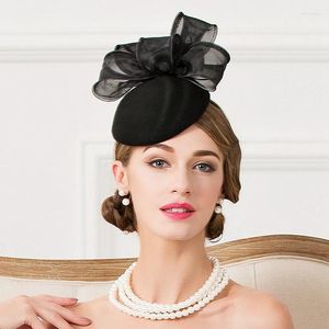 Beretti Lady Fedoras Cappello di lana vintage Black Wool Pillbox Cappelli affascinanti per feste per donne Capeau Pour Mariage Cap