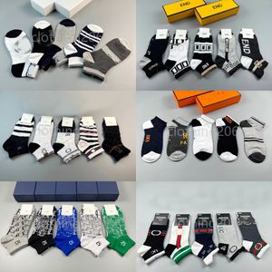Designer Multi -Fashion Designer Mens Socks damskie bawełniane wszechstronne klasyczne i skokowe oddychane mieszane skarpetki do koszykówki piłki nożnej For Men luksurys sportowy skarpet
