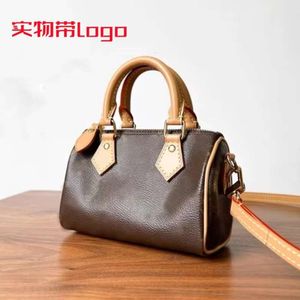 Designer LVSE Bag Straight New Classic Presbyopia Pillow Bag Nano Fashion Simple One Shoulder Oblique Rem Handheld Womens