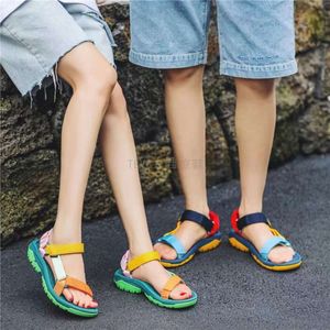 Tasarımcı Teva Madness Kasırgası XLT Erkekler Kadın Sandal Moda Kauçuk Sırp Sarpı Siyah Beyaz Gri Koyu Gri Gri Summer Sandalet Düz Anti-Friction Tutuplar 91