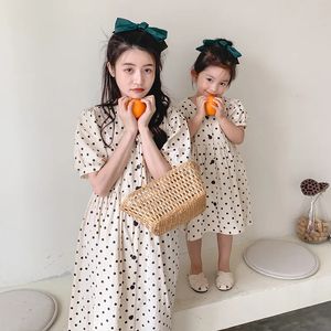 Mamãe e filha combinando roupas de família roupas mamãe me chiffon polka dot vestidos de boneca de cintura alta parecem cultivados 240327