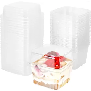 Tallrikar 50st plastiska efterrättkoppar med lock 8oz Clear Square Single Box Sealed Cake Storage för Cupcake Pudding Party