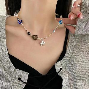 Chains Fashion Flower Necklace Choker Women Clavicle Chain Korean Style Retro Love Heart Beaded Collar Jewelry