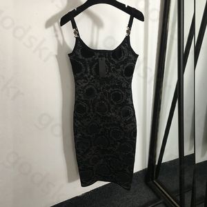 Parlak ipek kalça kayış elbise kadınlar serin seksi uzun kalça etek metal omuz tokası ince kayma elbise