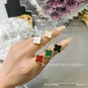 High-end Luxury Ring Vancllef High Edition Clover Ring end Fashion Versatile 18K Natural White Fritillaria Red Agate i