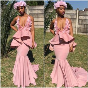 2024 Modest Pink Prom -klänningar Sexig grimma som kastar V Neck sjöjungfru 3d blommig applikation pärlstav handgjorda blommor kvällsfest klänningar plus storlek