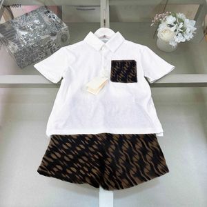 Popüler Çocuk Tasarımcı Giysileri Bebek Takibi Boyut 100-160 cm Kısa Kollu Polo Gömlek ve Letter Logo Şortunun Tam Baskı 24 Nisan