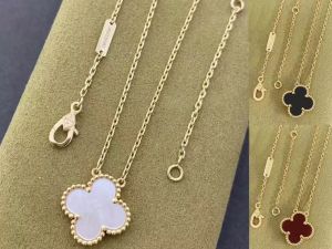 Clover Necklace Pendant Necklace Gift Pearl Lover Nature Plants Plated 18K Women's Girl Valentine's Day Mors dag Engagemangsmycken Fashion Gift X6BU#