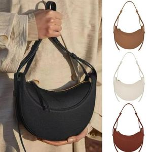 Den nya halvmånen Cyme Numero Dix Luxury Designer Väskor Kvinnor äkta läder Mens Clutch Summer Shoulder Bags Crossbody Classic Sling Outdoor Totes Satchel Hand Bag