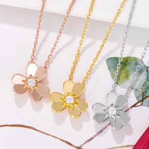 Designer Brand Van Three Flower Necklace Glod Plated 18k Gold Leaf Grass Smooth Faced petal Collar Chain