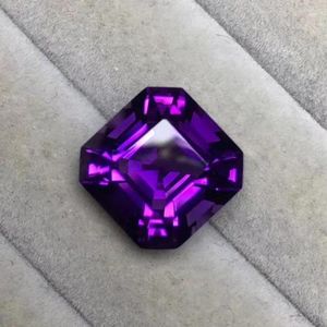 Löst diamanter Natural Amethyst Beautiful Violet 8CT Specifikationer 12 8.7mm