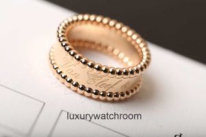 Anéis de jóias de ponta para Vancleff Womens Womens Badyd Letter Signature Related com 18k Rose Gold Ring Edge com pequeno design e estilo vermelho 1: 1 com logotipo real