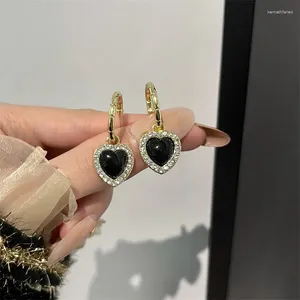 Kolczyki Dangle Vintage Heart Hook dla kobiet luksusowy czarna żywica Rhinestone wisiorek hurtowy 2024 klasyczny urok biżuterii
