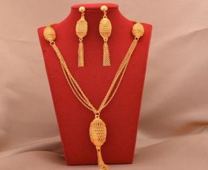 Ohrringe Halskette Dubai Schmucksets 24K Gold plattiert luxuriöser afrikanischer Hochzeitsgeschenke Brautarmband Ring Schmuck Set für Women3071044
