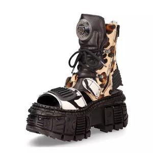 Dicke Bodensandalen für Männer oder Frauen 2024 Sommer Leopardenmuster Punk Style Rock Männliche weibliche Sommerstiefel P25D50